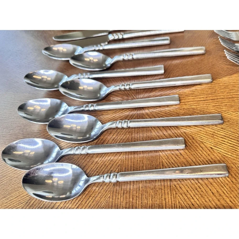 Oneida Tortola Stainless Flatware Set 40pc Service for 8 Glossy Discontinued
